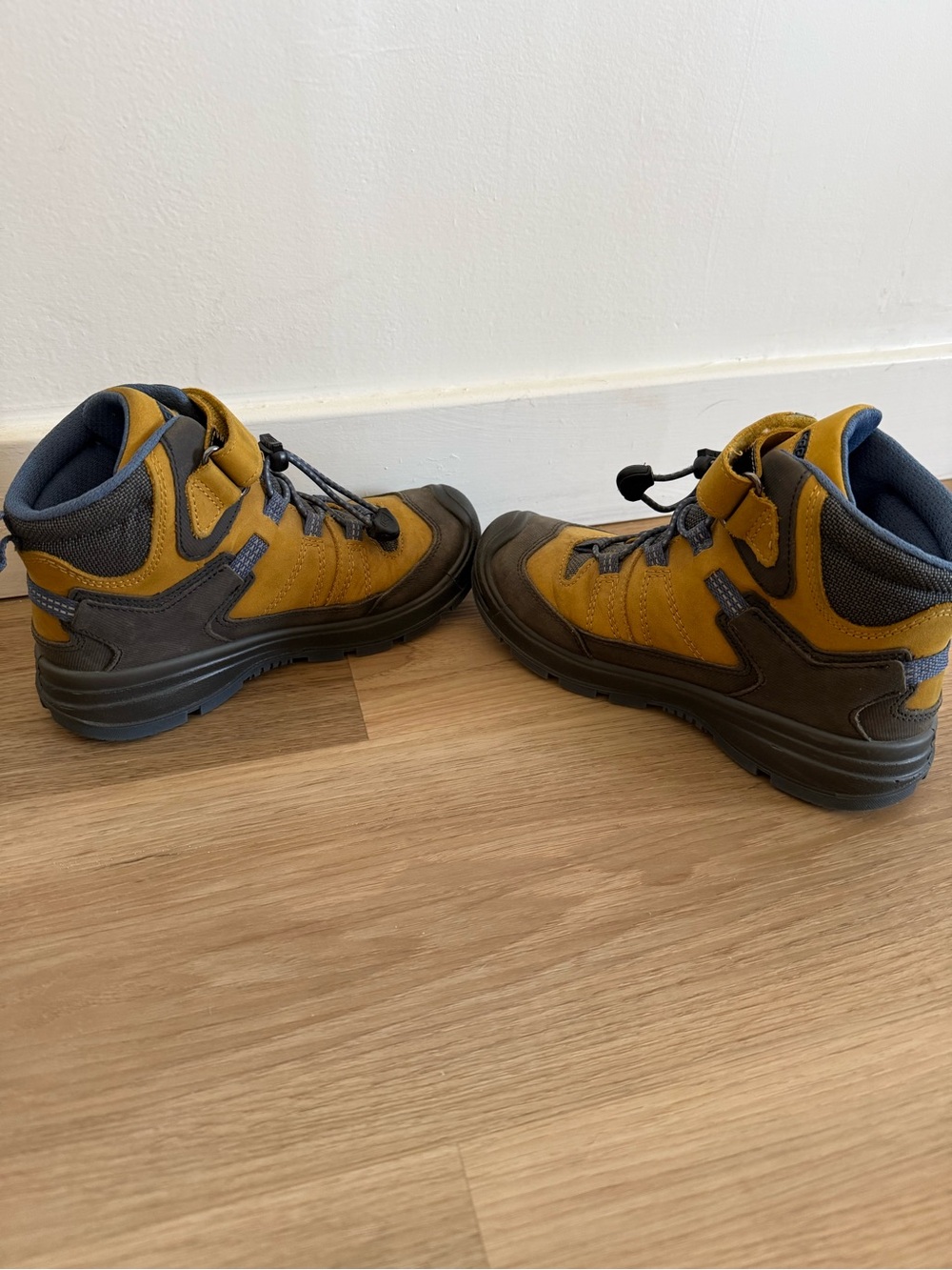 KEEN Kids Waterproof 200g Insulated Hiking Snow Boots Wheat Blue Size 2 EU 34